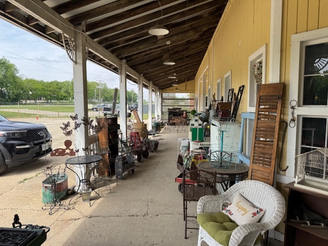 803 W Stagecoach Trail, Yorkville, IL 60560