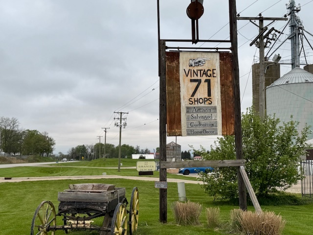 803 W Stagecoach Trail, Yorkville, IL 60560
