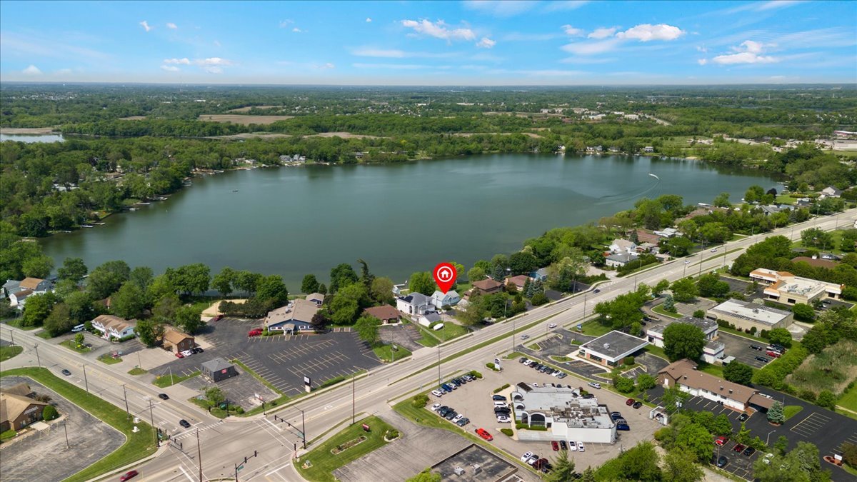 1905 E Grand Avenue, Lindenhurst, IL 60046