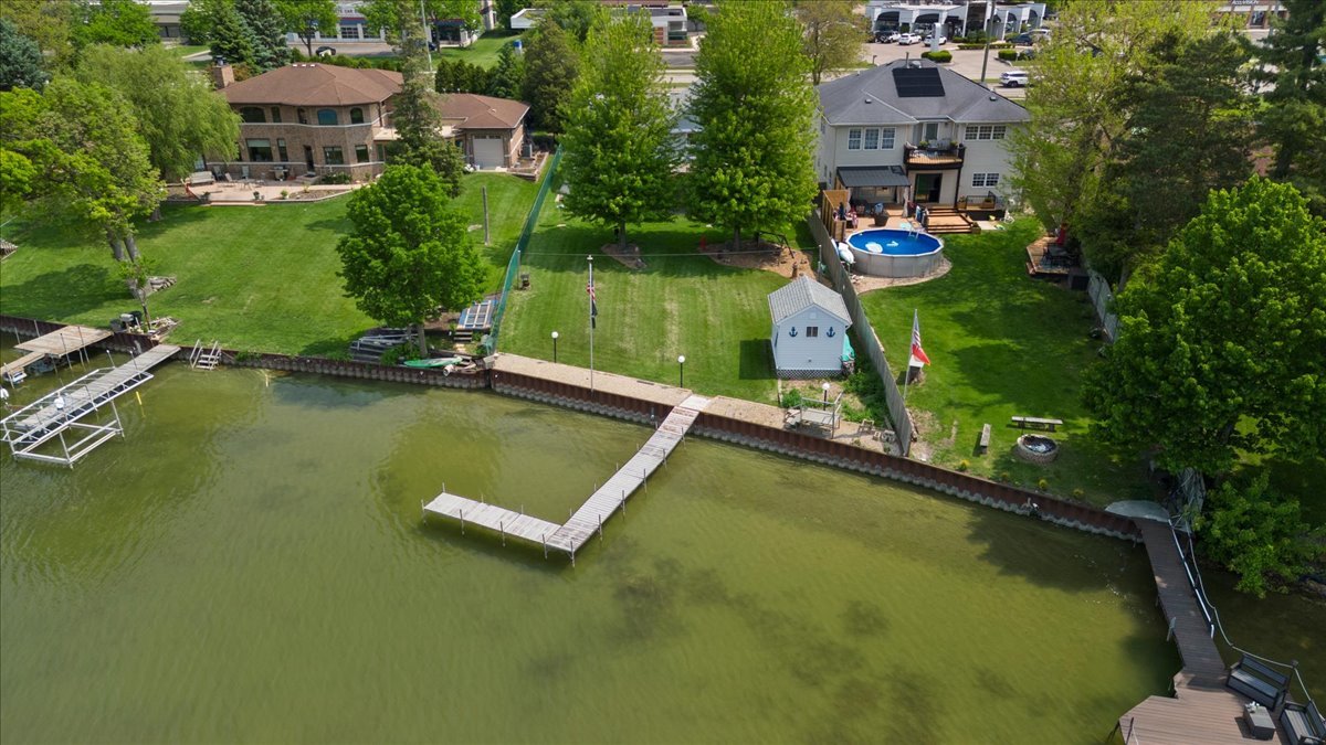 1905 E Grand Avenue, Lindenhurst, IL 60046