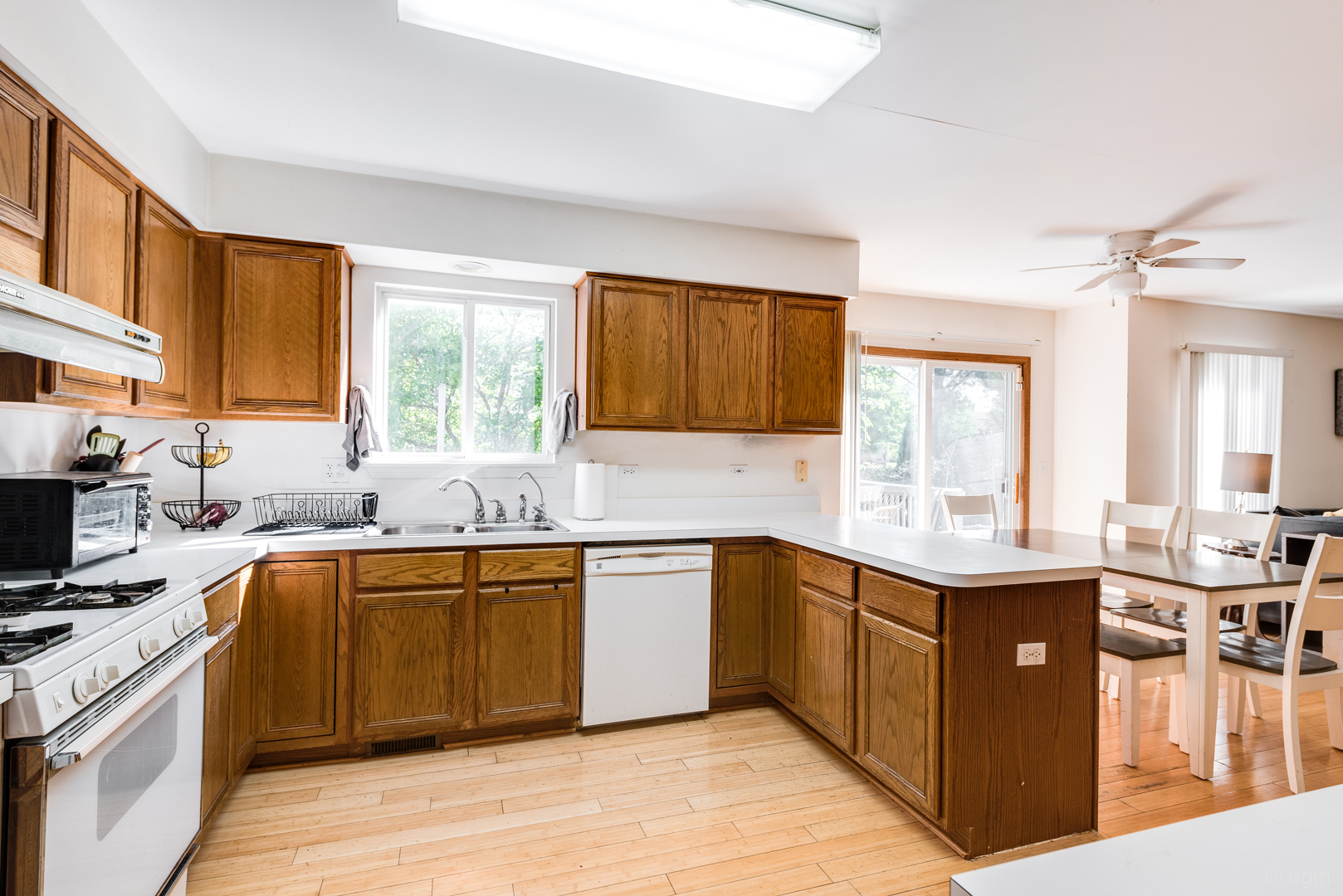 2844 Skylane Drive, Naperville, IL 60564