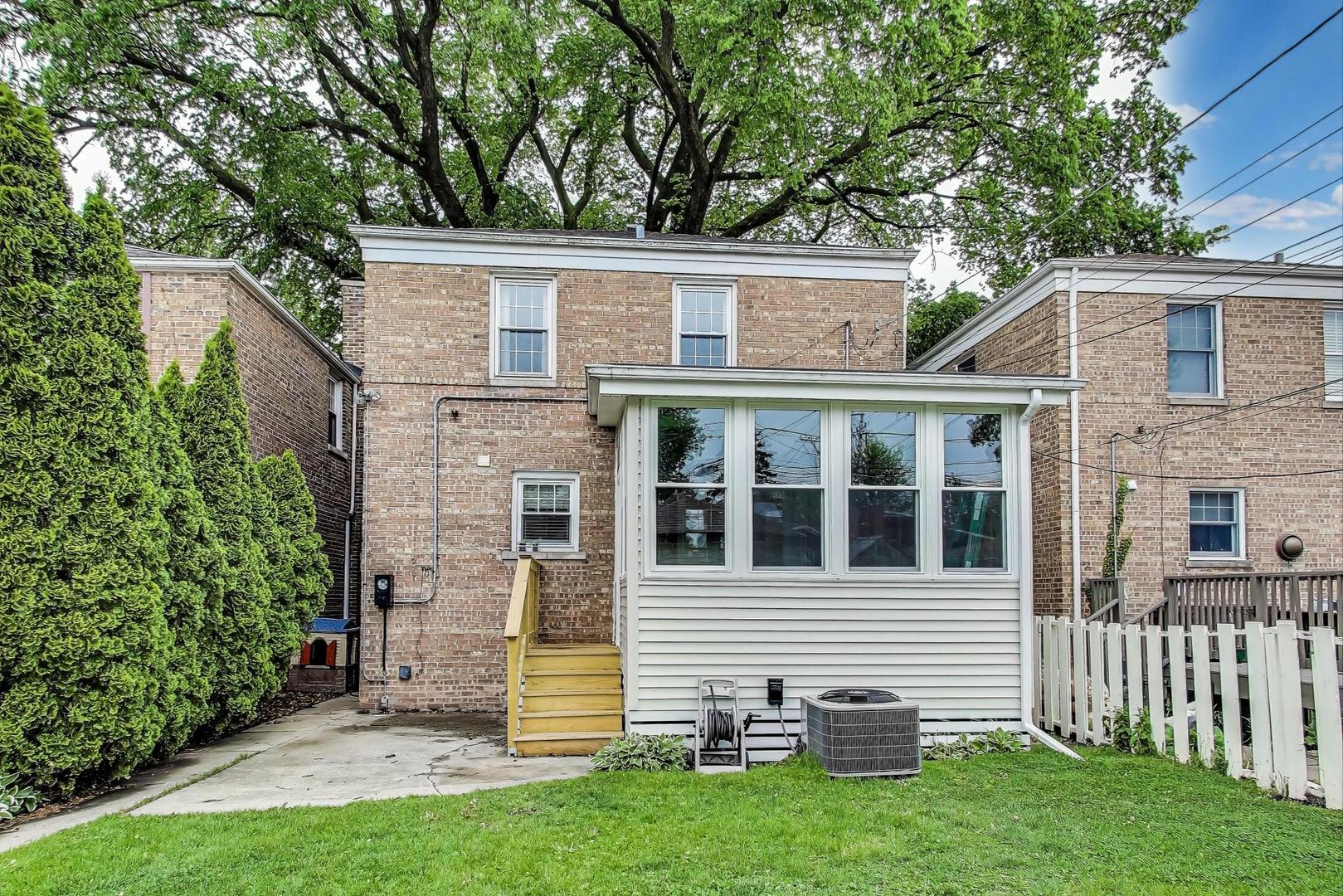 11119 S Maplewood Avenue, Chicago, IL 60655
