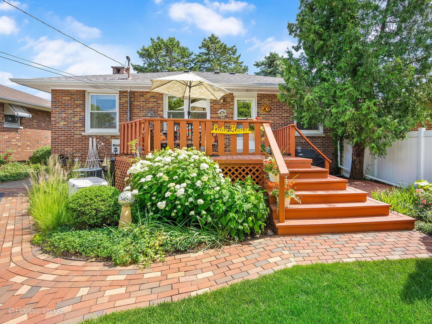 10318 Dickens Street, Westchester, IL 60154