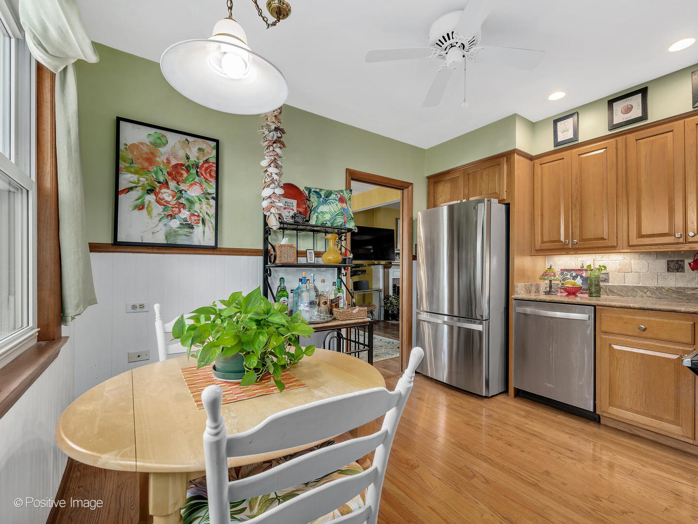 10318 Dickens Street, Westchester, IL 60154