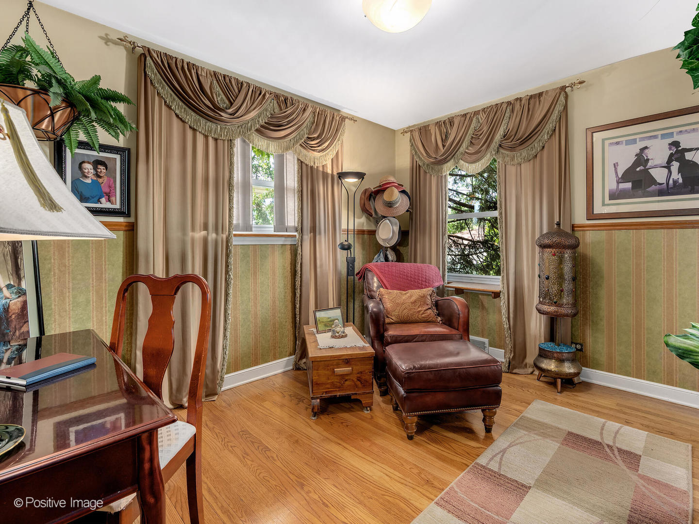 10318 Dickens Street, Westchester, IL 60154