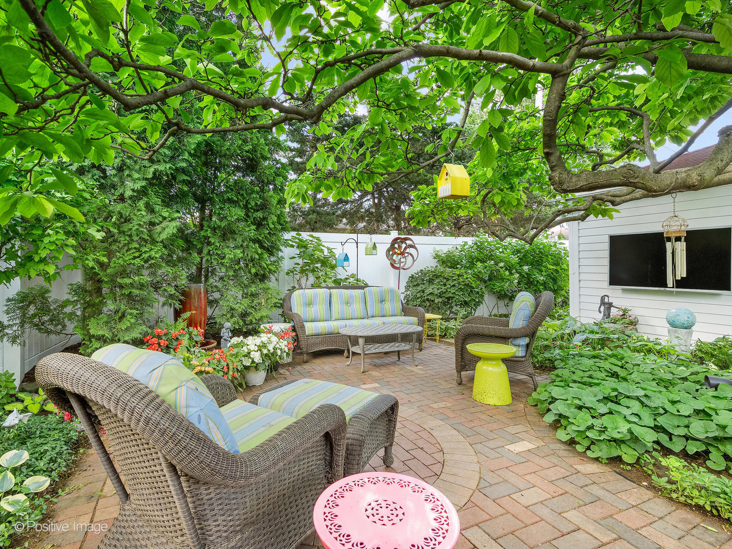 10318 Dickens Street, Westchester, IL 60154