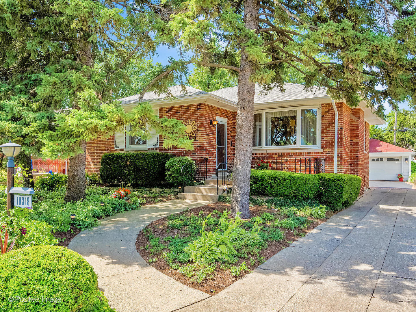 10318 Dickens Street, Westchester, IL 60154
