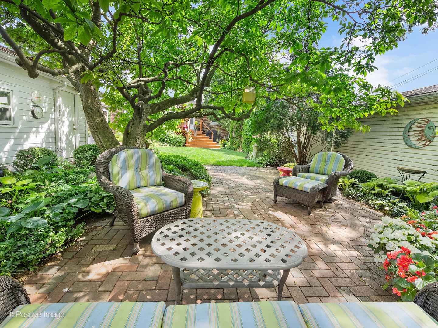 10318 Dickens Street, Westchester, IL 60154