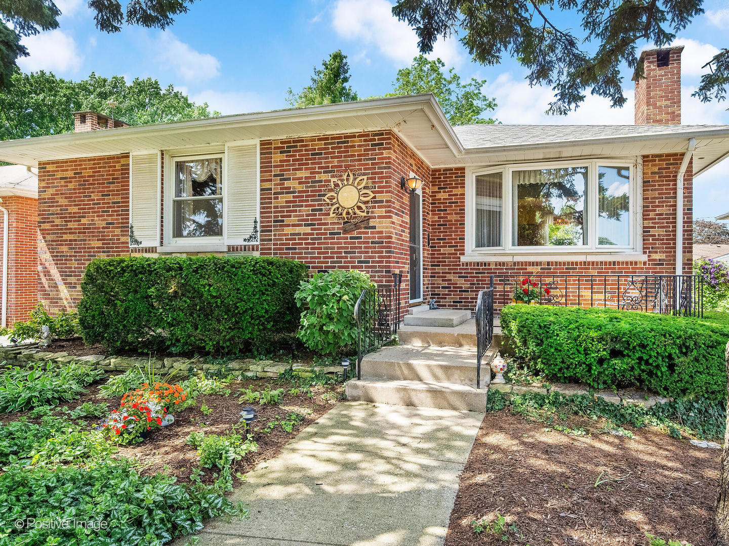 10318 Dickens Street, Westchester, IL 60154