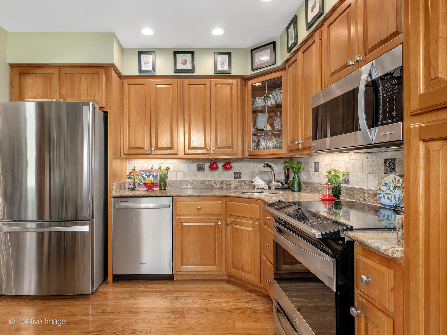 10318 Dickens Street, Westchester, IL 60154
