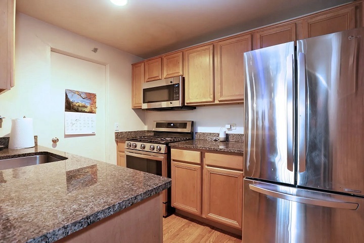 460 W Russell Street #460, Barrington, IL 60010