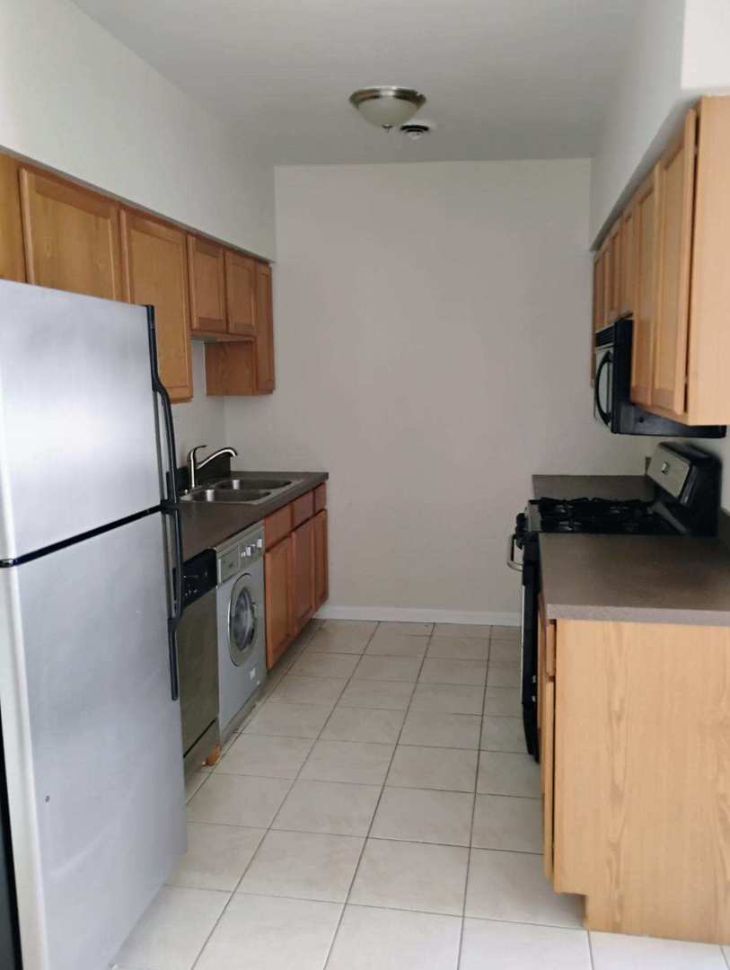 18340 CHERRY CREEK Drive #7, Homewood, IL 60430