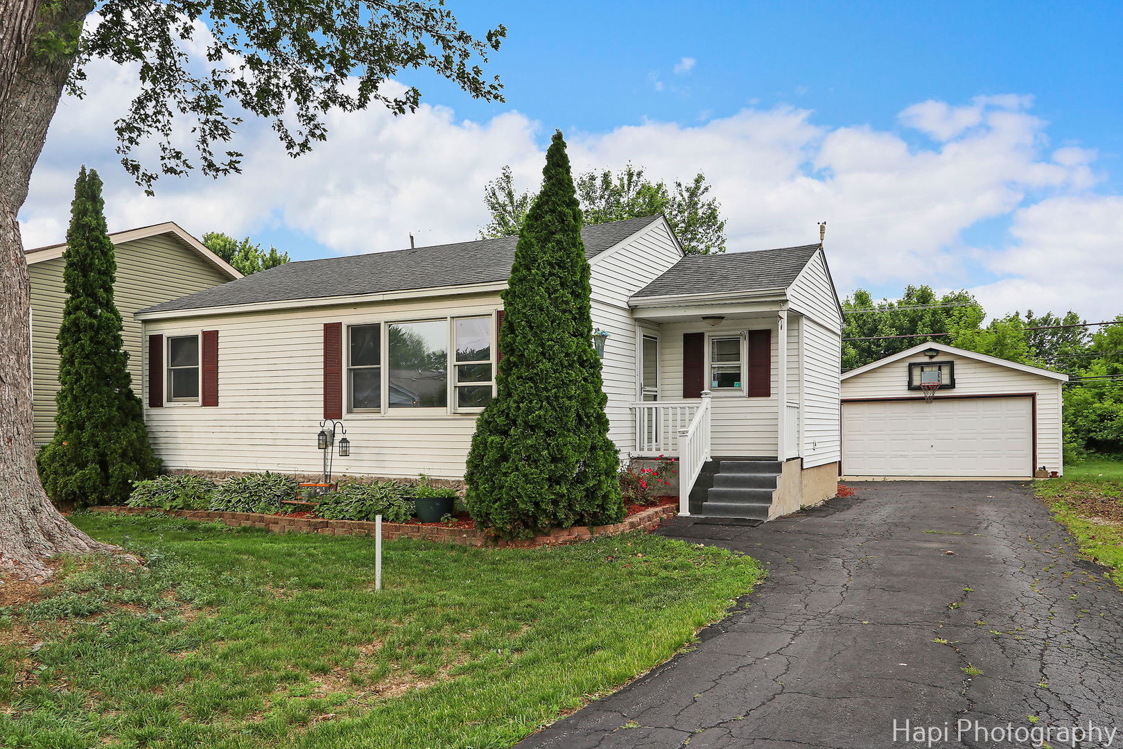 1912 Oak Drive, McHenry, IL 60050