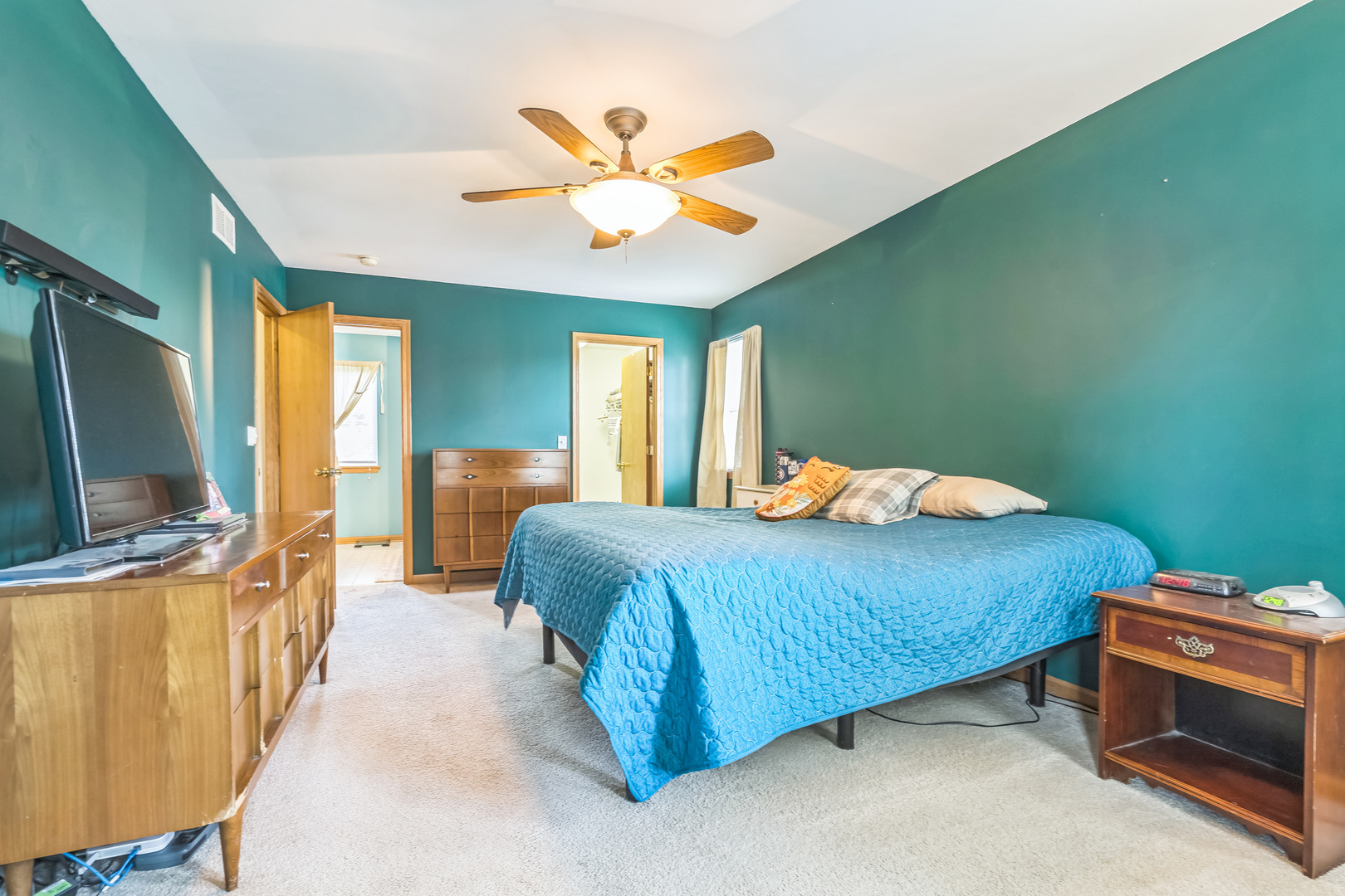 879 Jeri Lane, West Chicago, IL 60185
