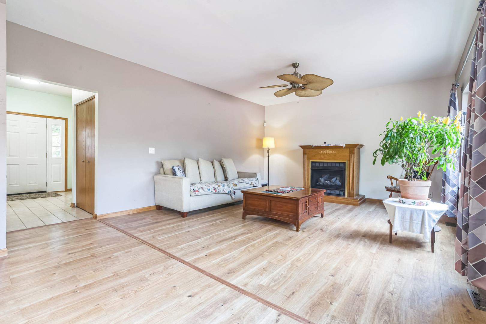 879 Jeri Lane, West Chicago, IL 60185