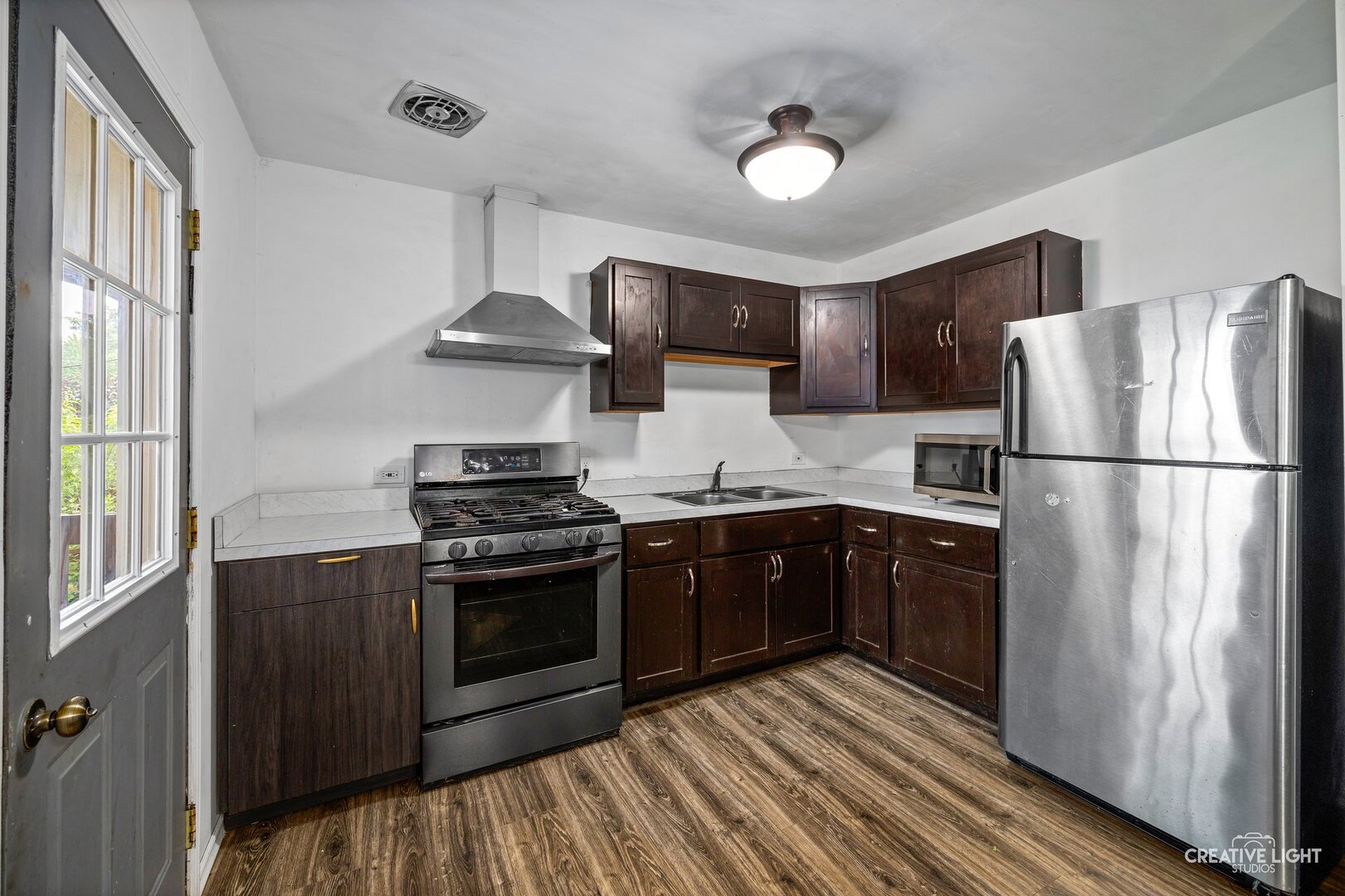 711 Town Road, West Chicago, IL 60185