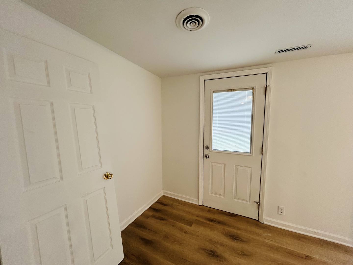 37706 N Nippersink Place, Spring Grove, IL 60081