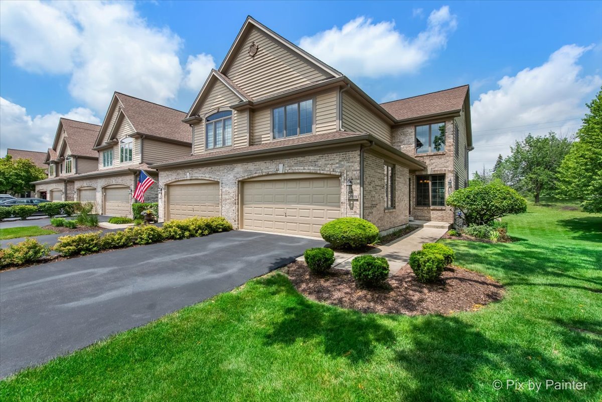 26W036 Klein Creek Drive, Winfield, IL 60190
