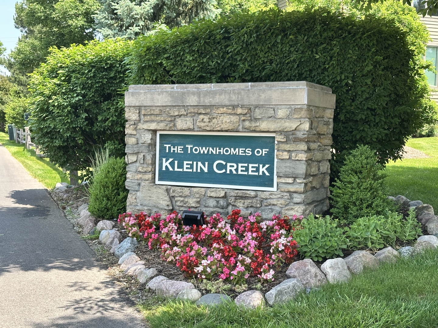 26W036 Klein Creek Drive, Winfield, IL 60190
