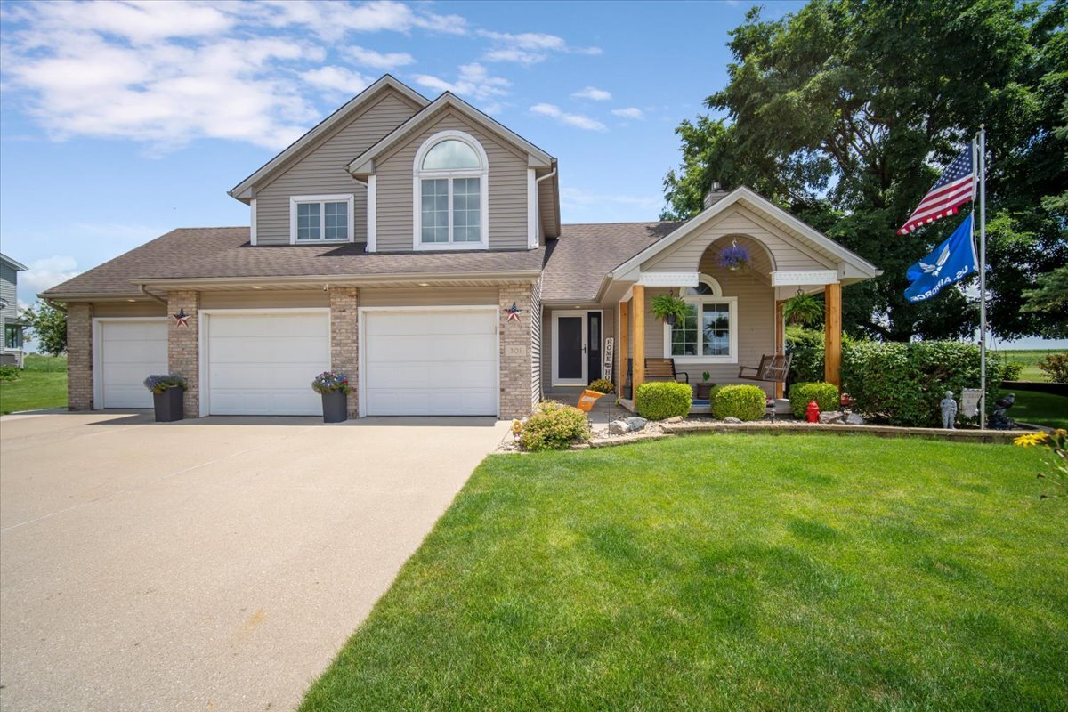 301 Trotter Drive, Heyworth, IL 61745