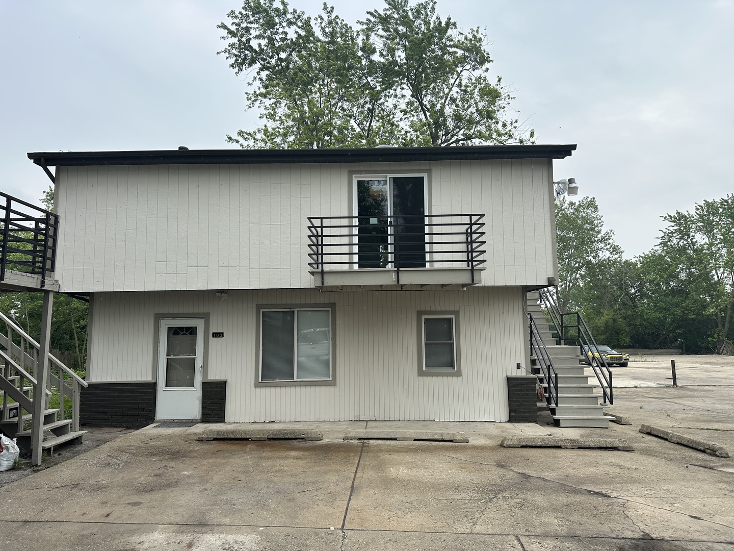 22525 State Street #103, Steger, IL 60475