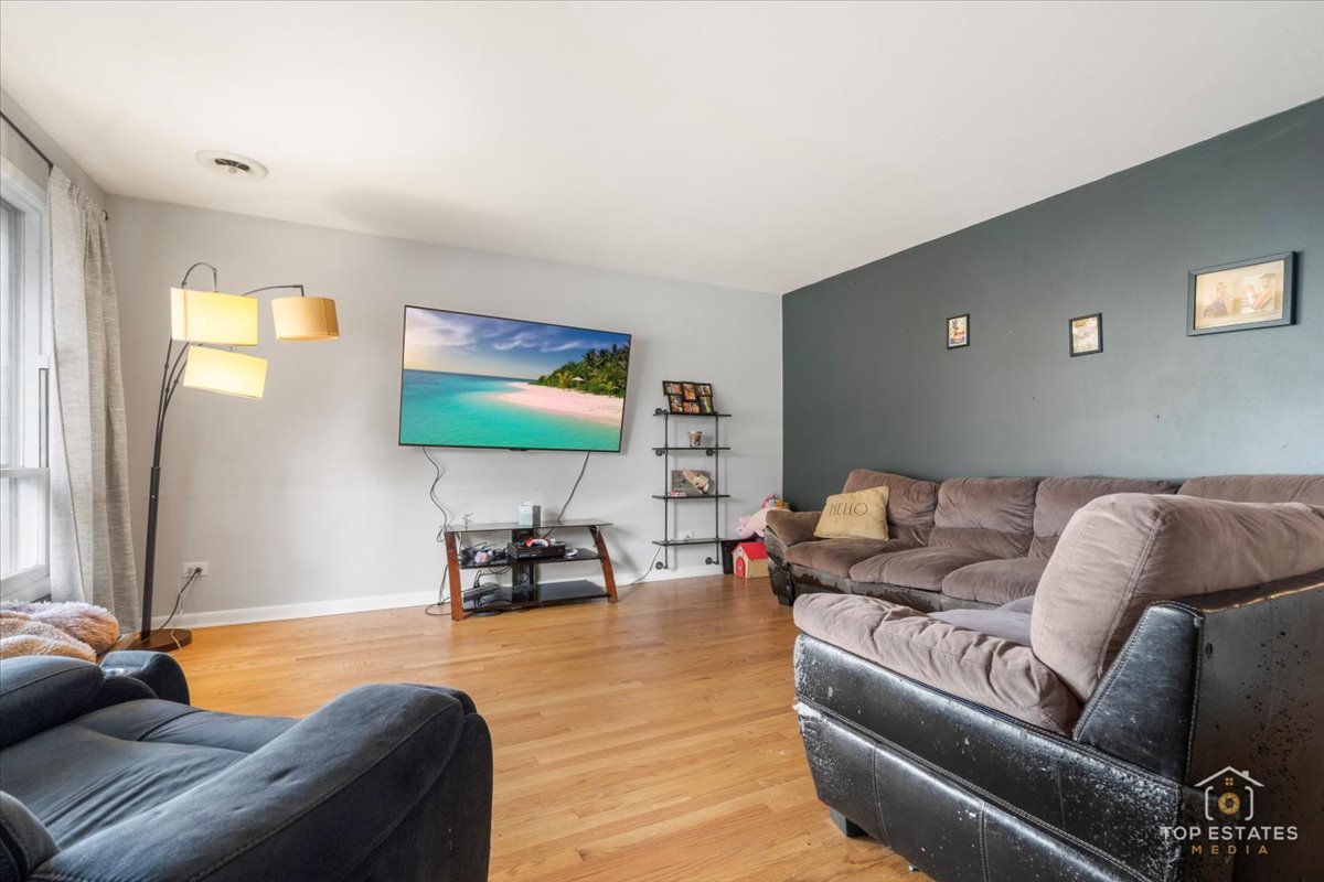 1108 N Westgate Road, Mount Prospect, IL 60056