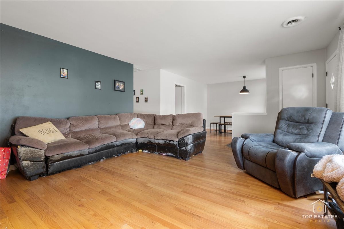 1108 N Westgate Road, Mount Prospect, IL 60056