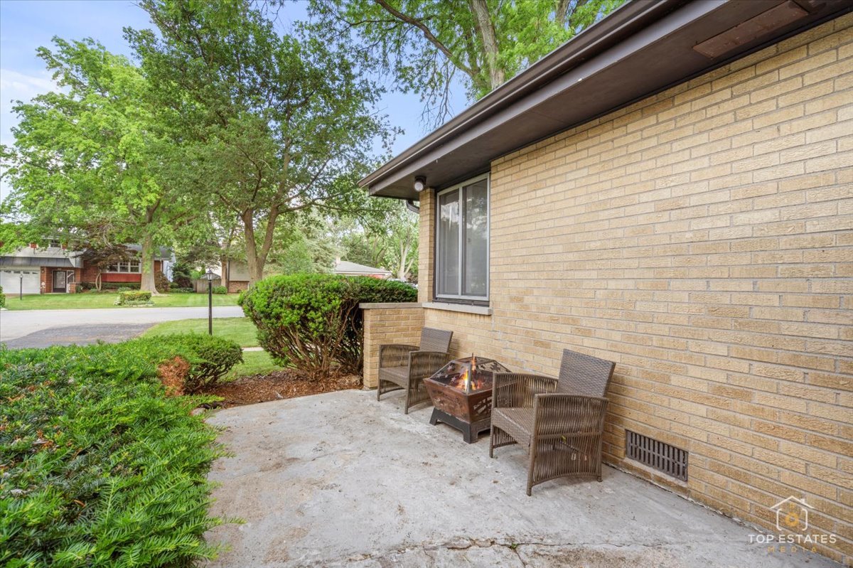 1108 N Westgate Road, Mount Prospect, IL 60056