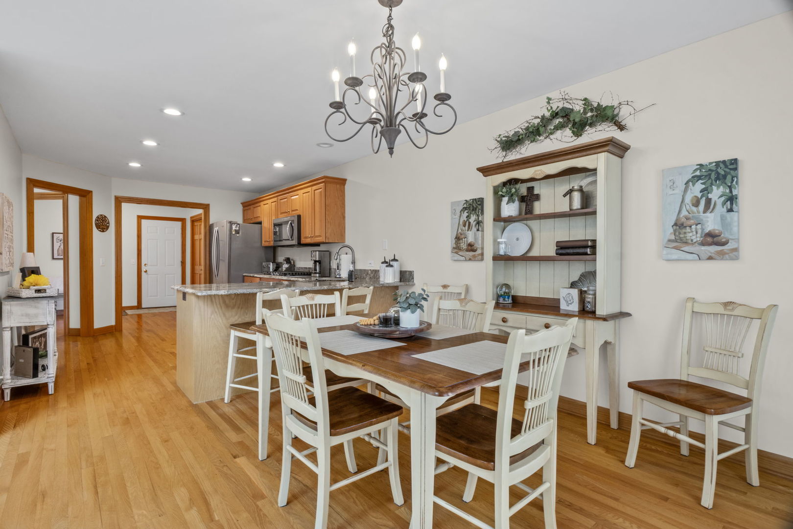 3733 King George Lane, St. Charles, IL 60174