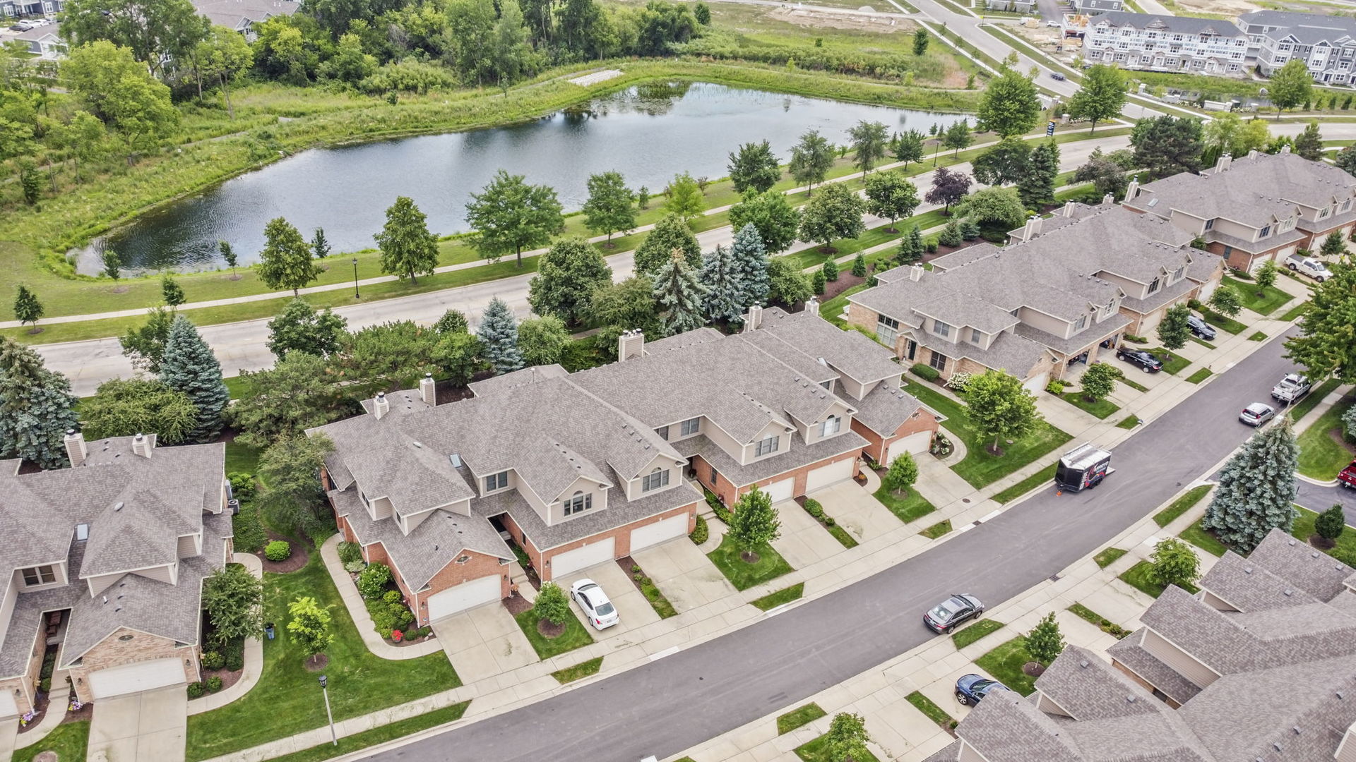 3733 King George Lane, St. Charles, IL 60174