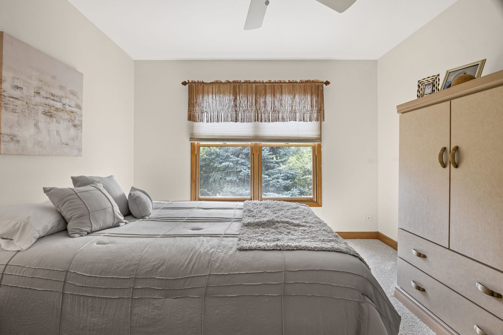 3733 King George Lane, St. Charles, IL 60174