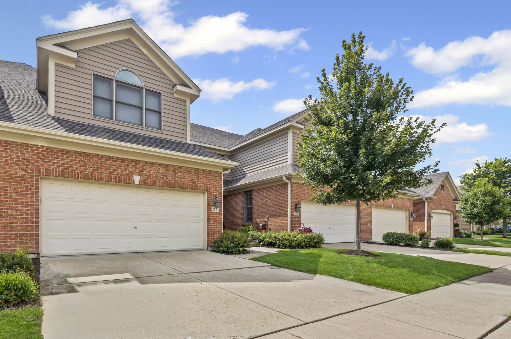 3733 King George Lane, St. Charles, IL 60174