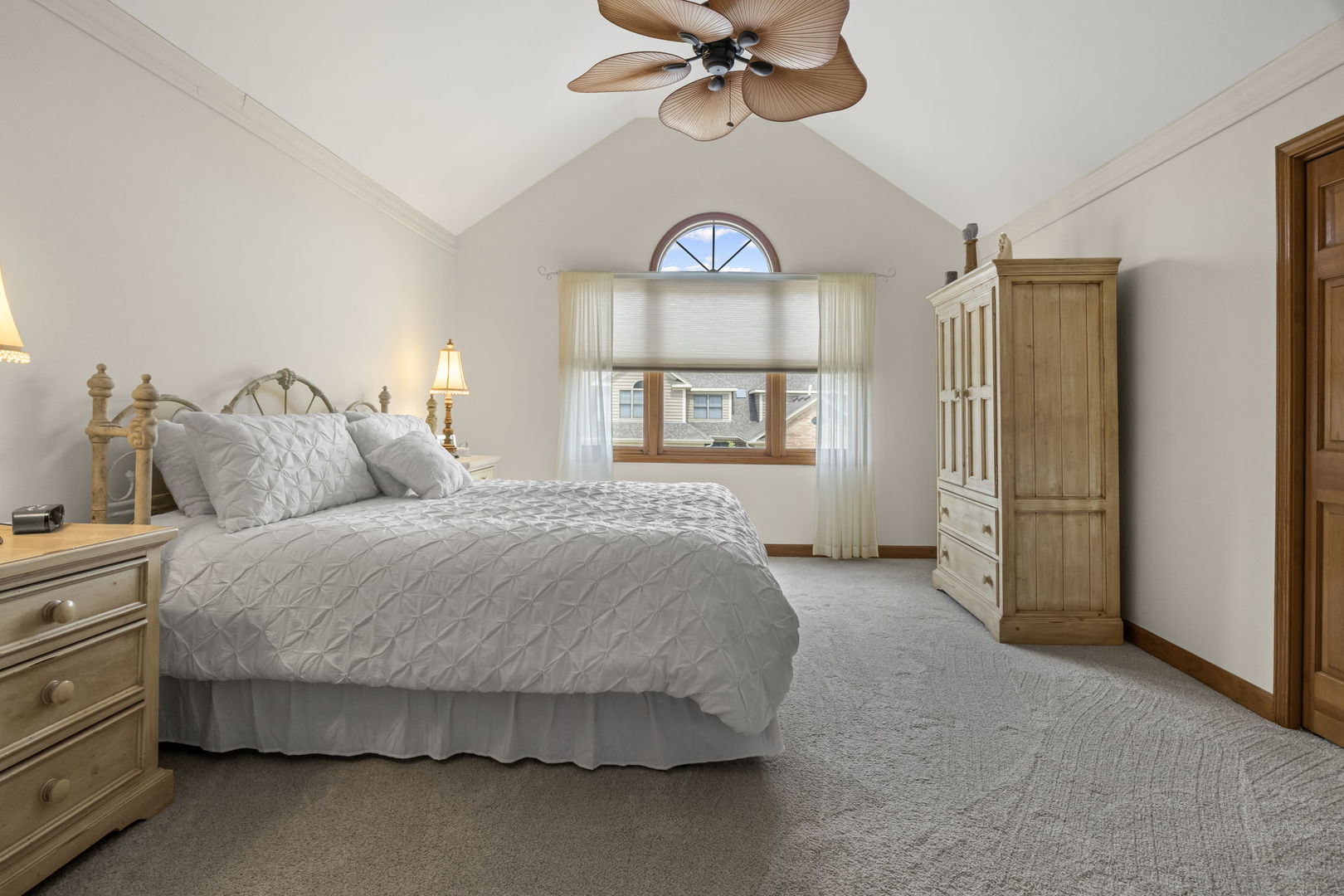 3733 King George Lane, St. Charles, IL 60174