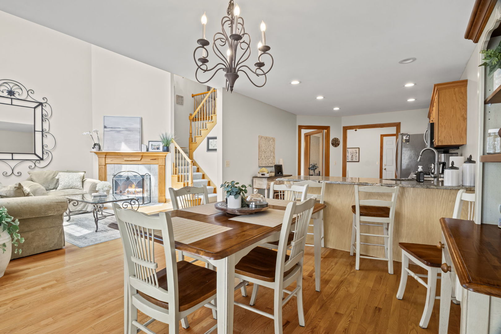 3733 King George Lane, St. Charles, IL 60174