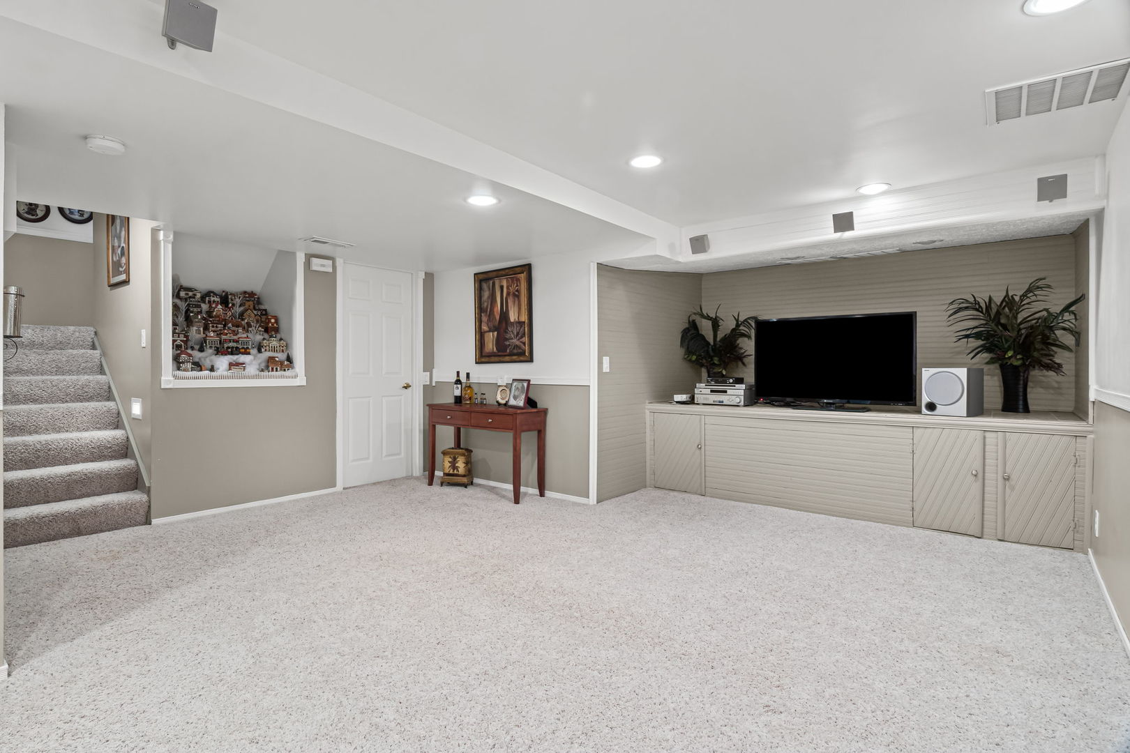 3733 King George Lane, St. Charles, IL 60174