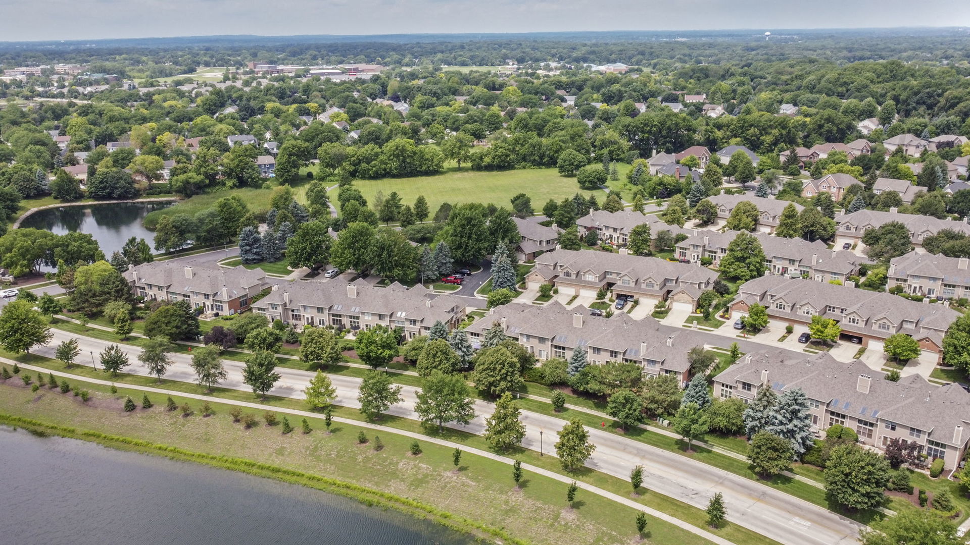 3733 King George Lane, St. Charles, IL 60174