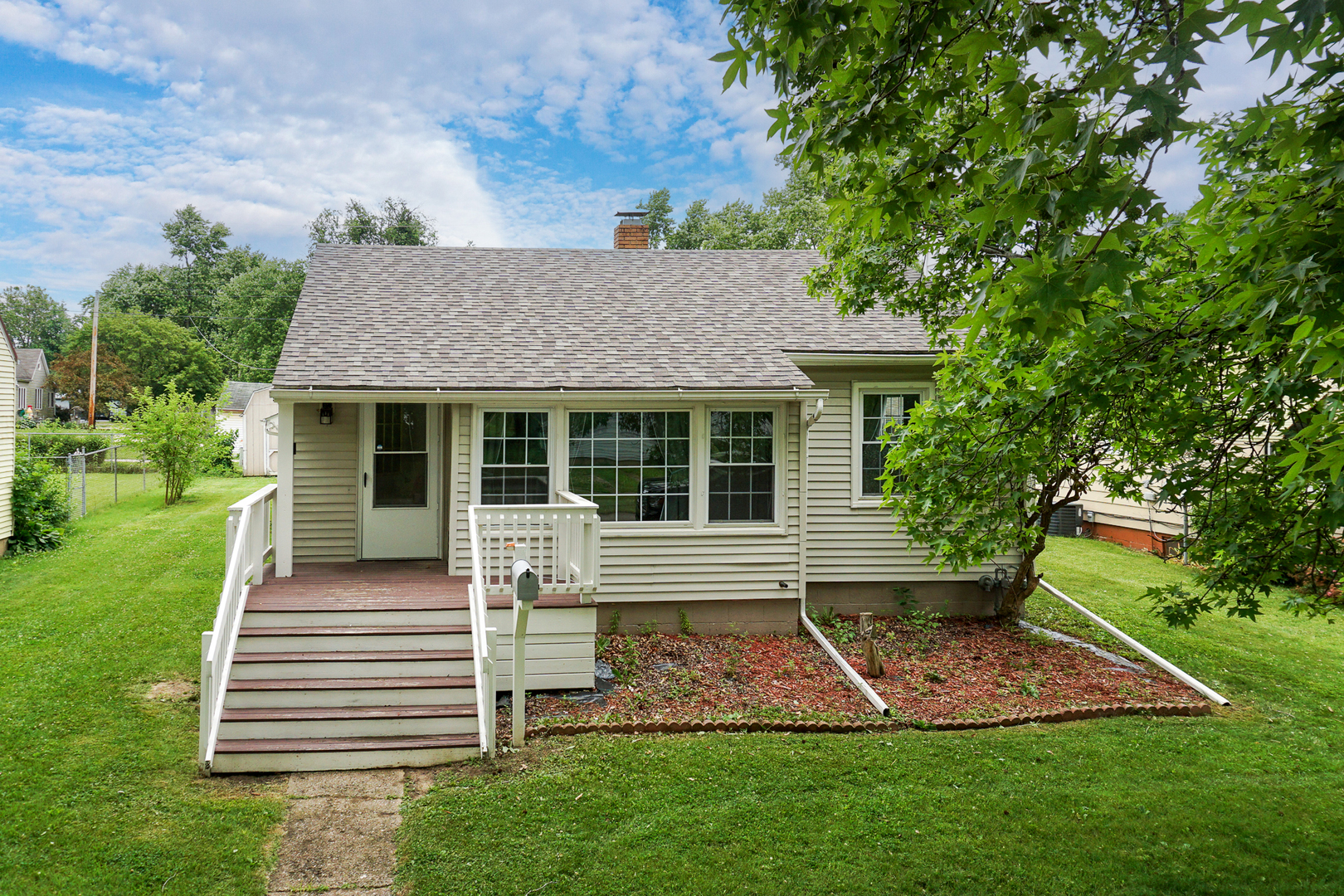 103 S Portland Place, Clinton, IL 61727