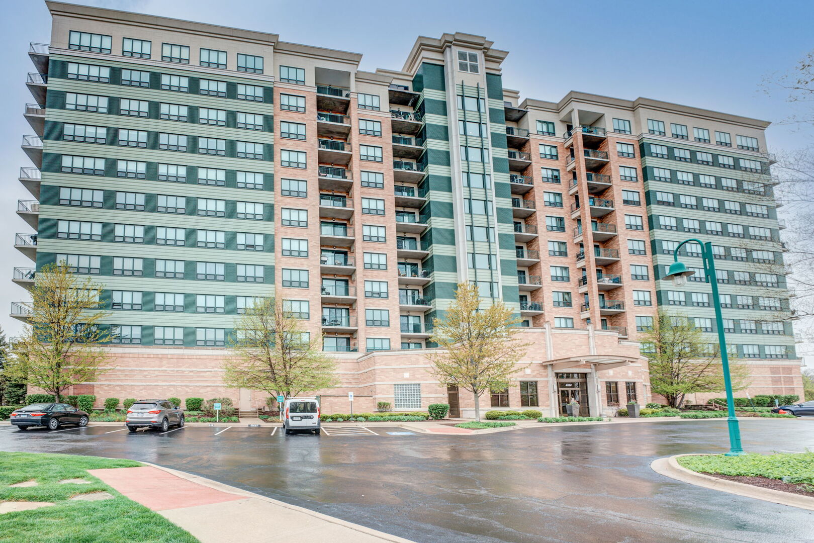 6420 Double Eagle Drive #E35, Woodridge, IL 60517