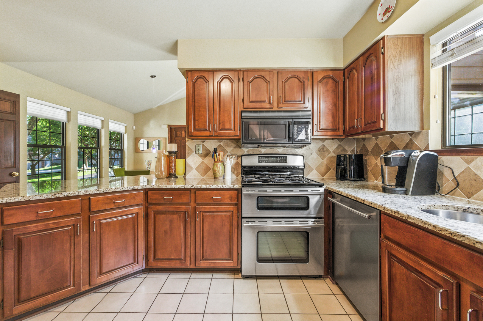 613 White Oak Lane, Bartlett, IL 60103