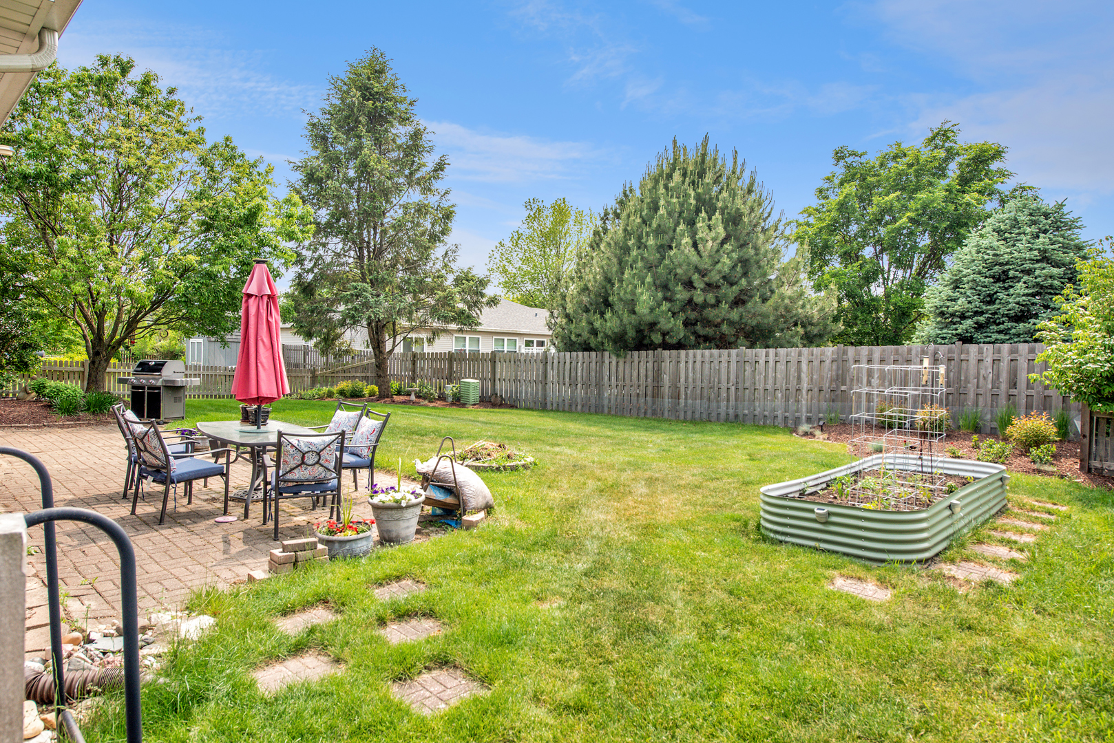 567 Heritage Drive, Oswego, IL 60543