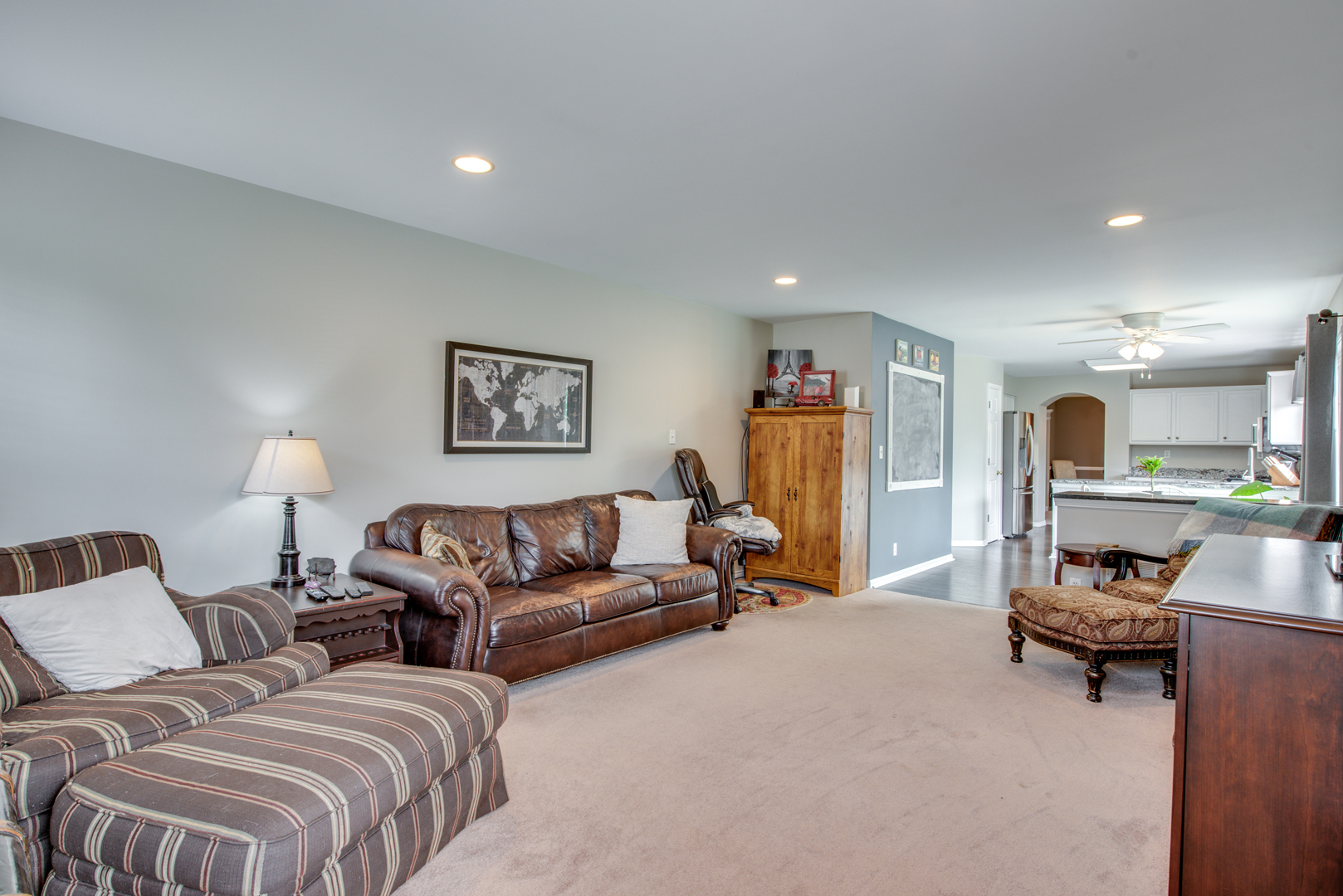567 Heritage Drive, Oswego, IL 60543