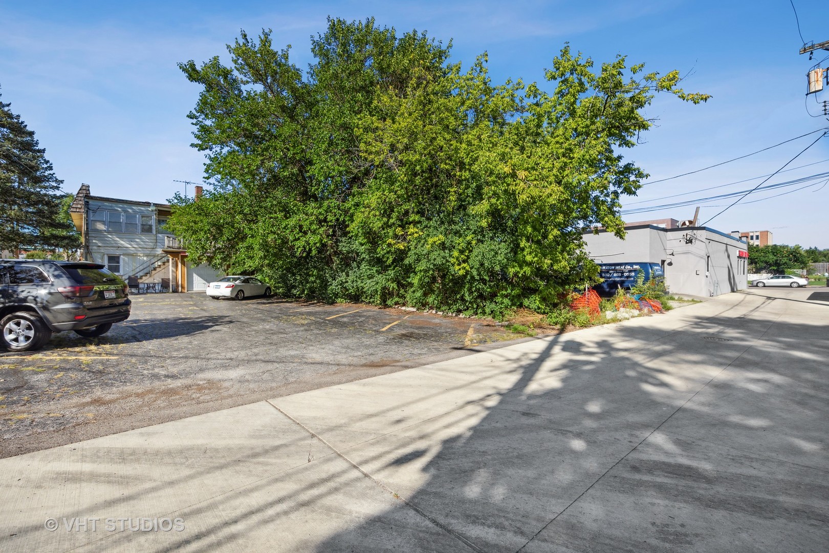 110 W Willow Avenue, Wheaton, IL 60187