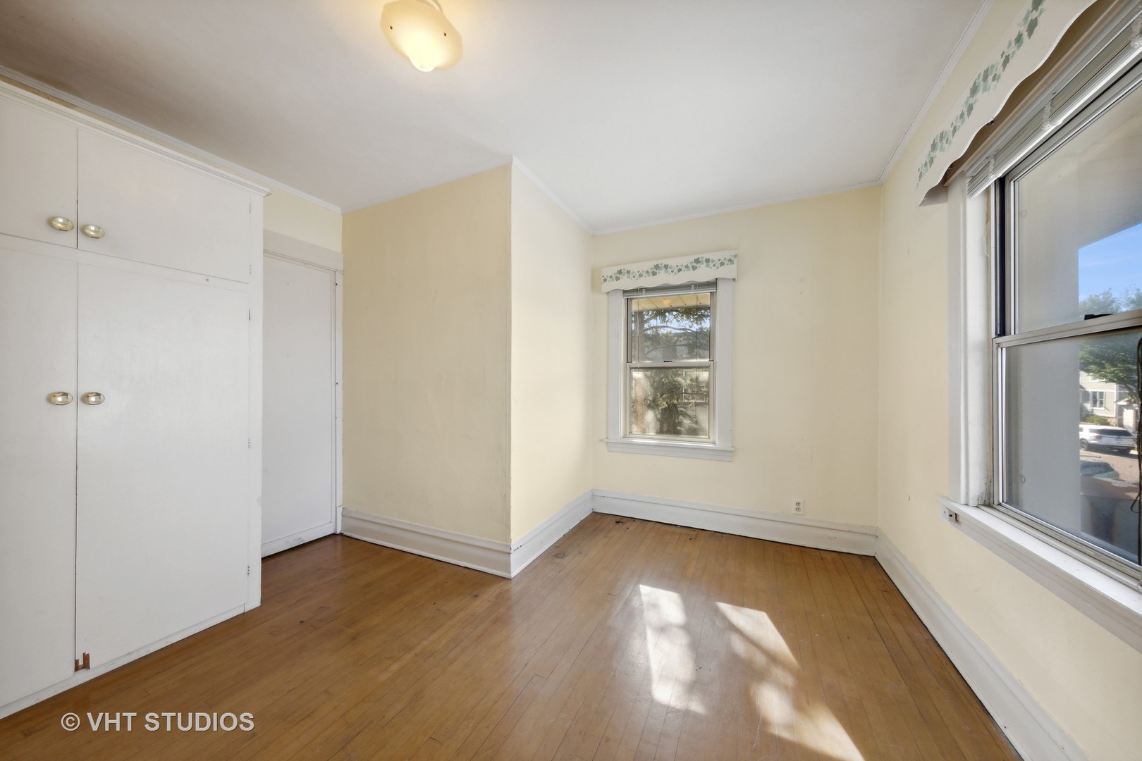 110 W Willow Avenue, Wheaton, IL 60187