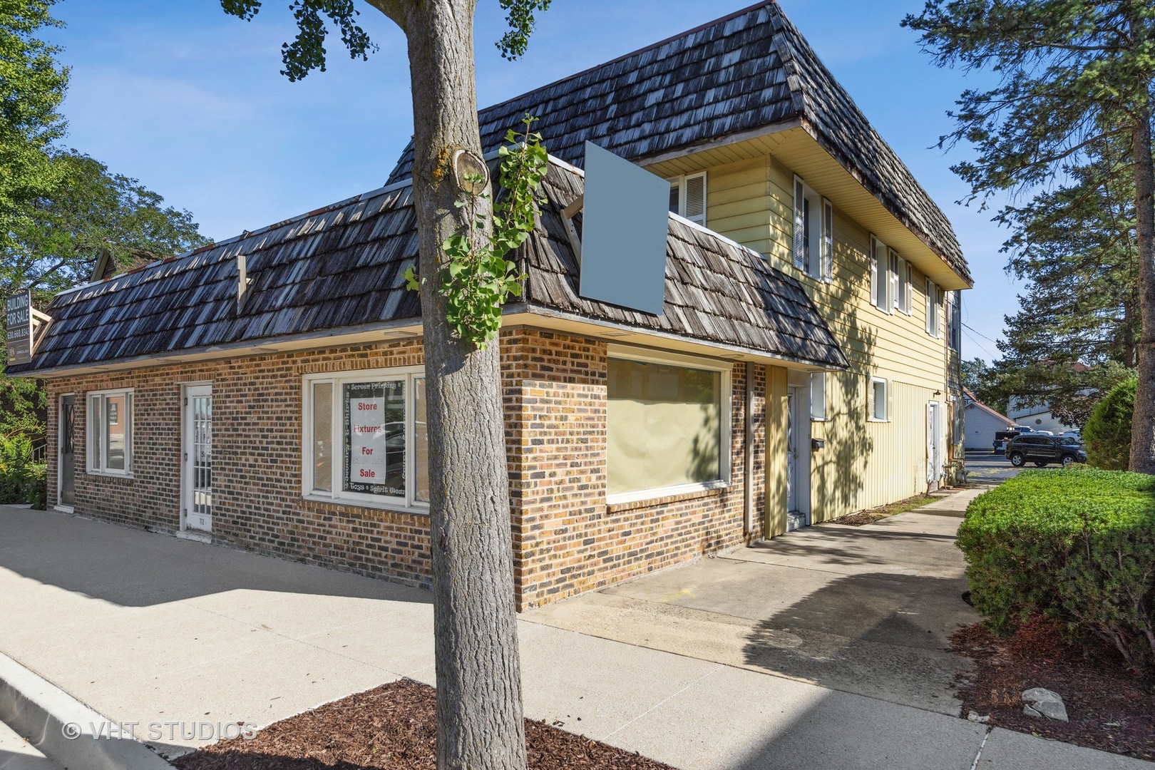 110 W Willow Avenue, Wheaton, IL 60187