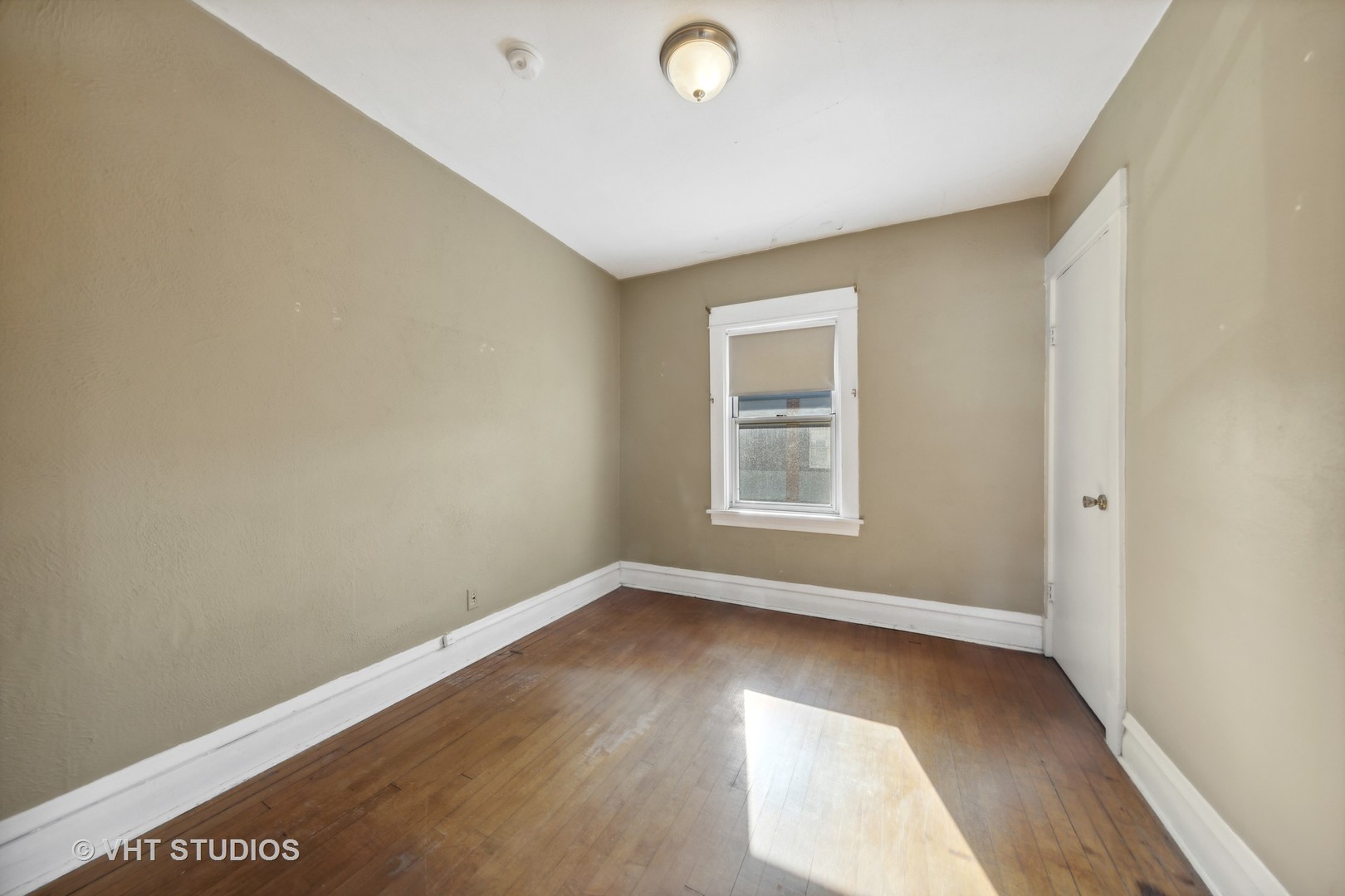 110 W Willow Avenue, Wheaton, IL 60187