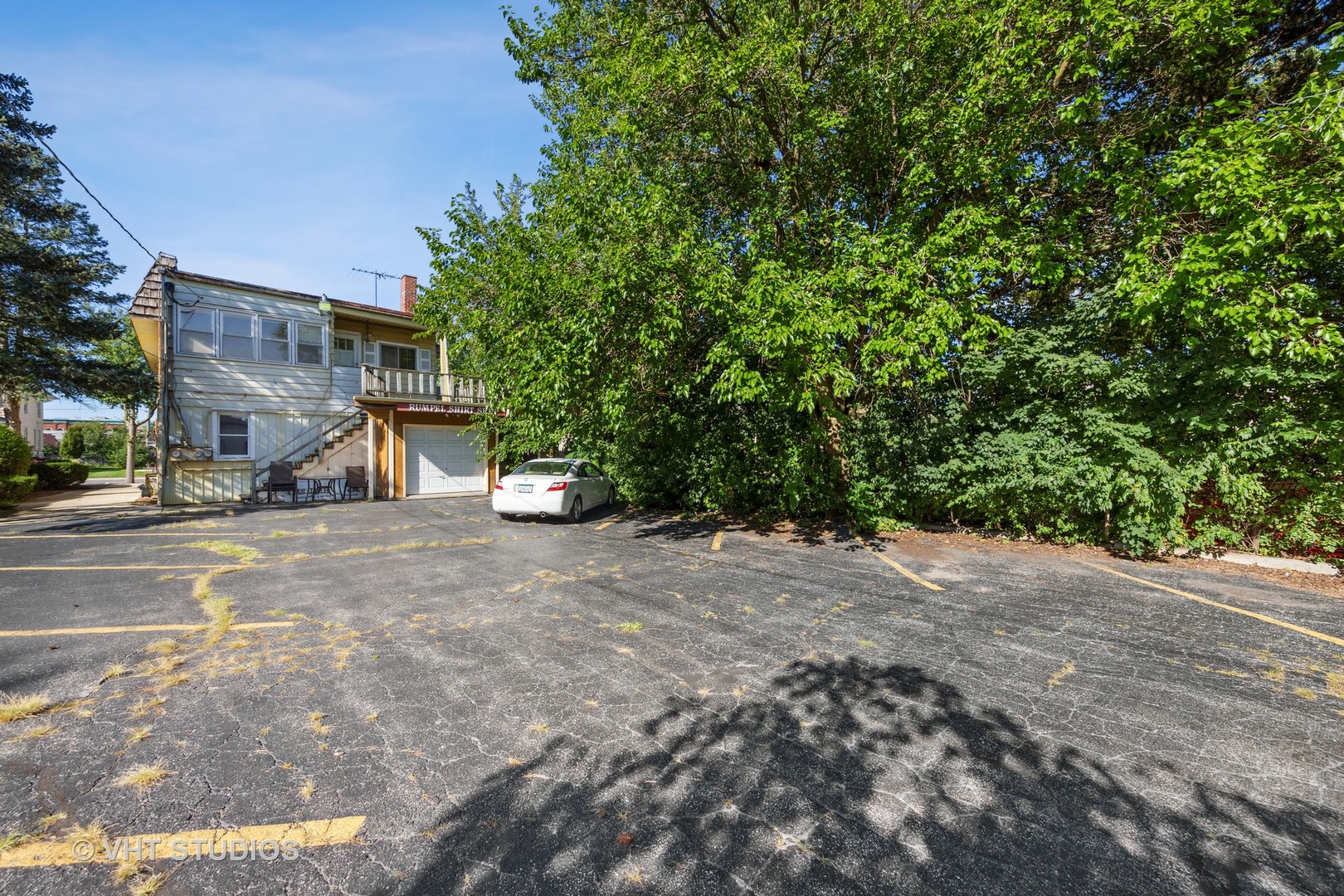110 W Willow Avenue, Wheaton, IL 60187