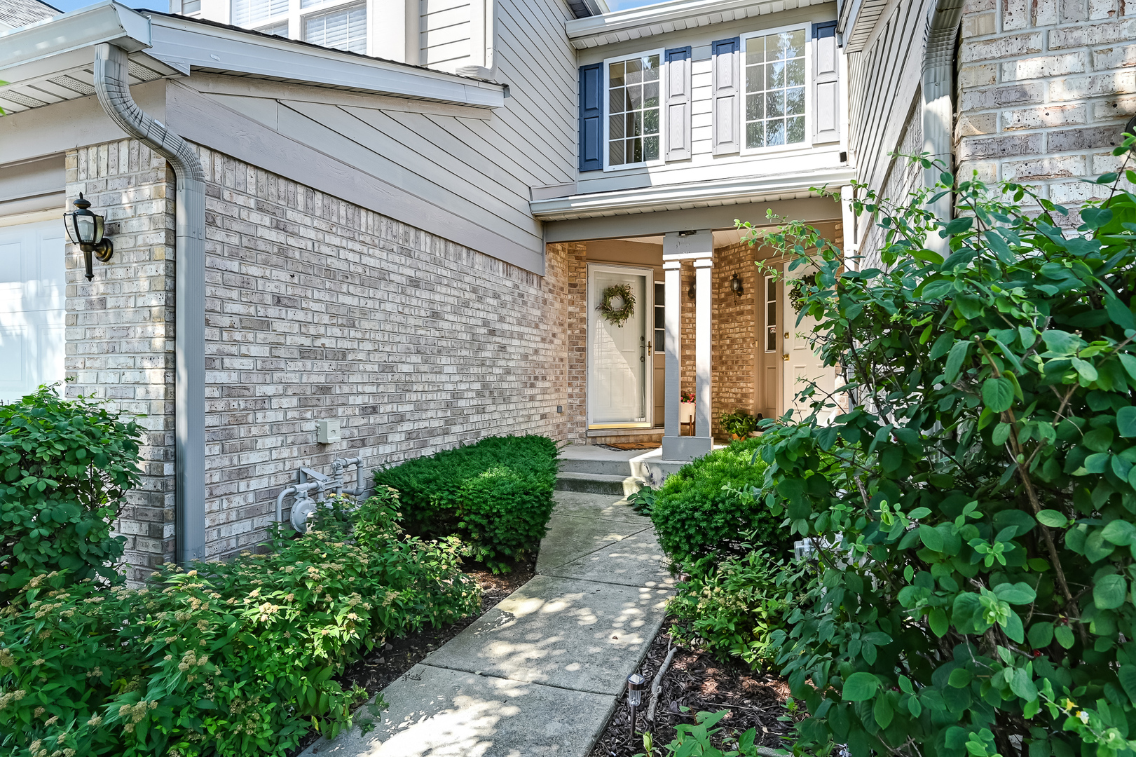 3211 Foxridge Court, Woodridge, IL 60517