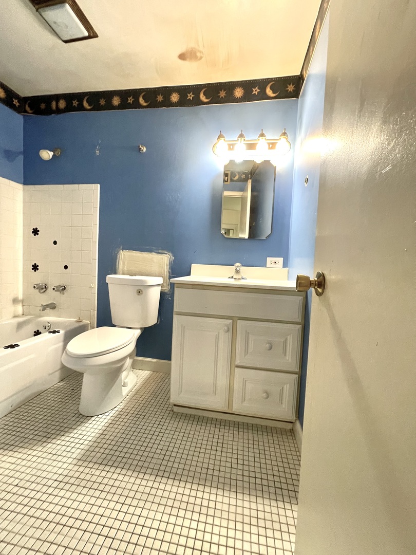13 Kingery Quarter #106B, Willowbrook, IL 60527