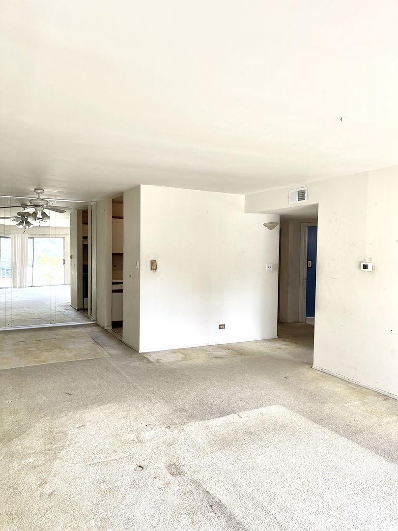 13 Kingery Quarter #106B, Willowbrook, IL 60527