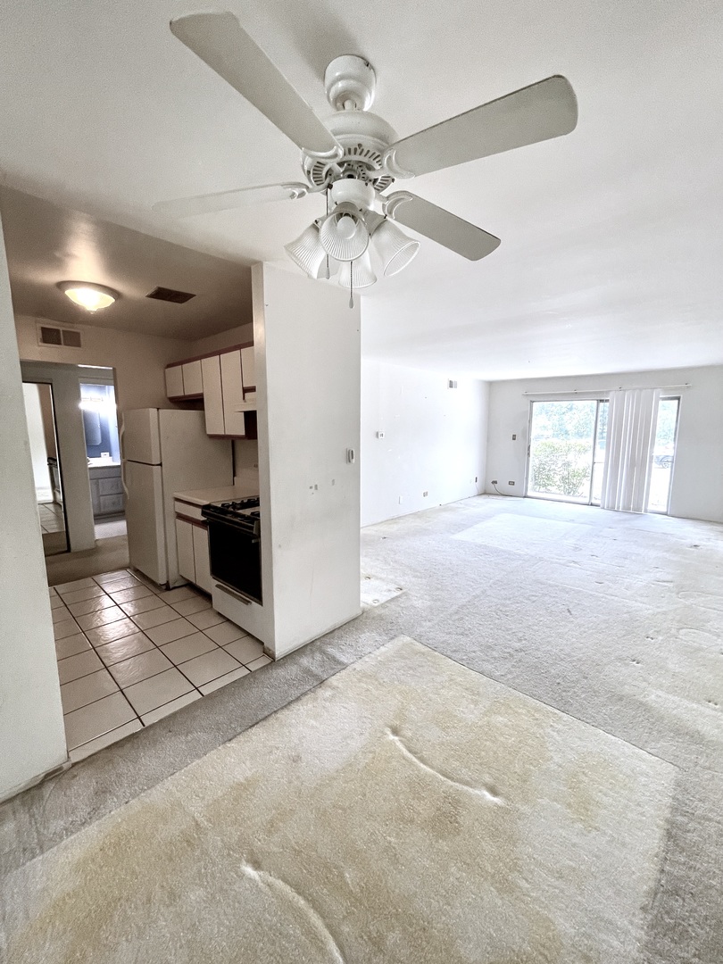 13 Kingery Quarter #106B, Willowbrook, IL 60527